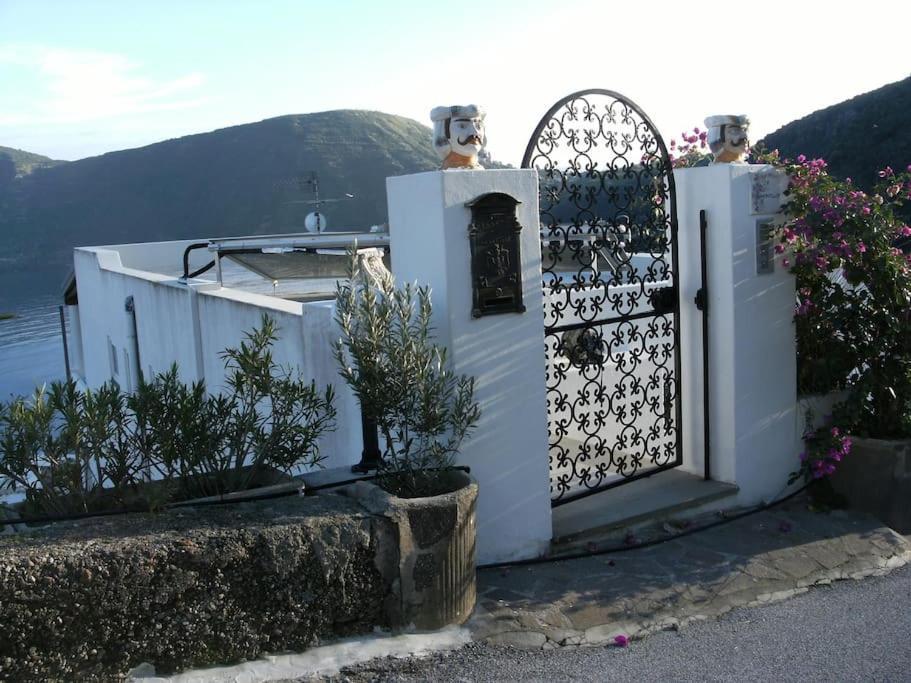 Casa Vacanze Vista Mare Mela B Lipari  Exterior photo